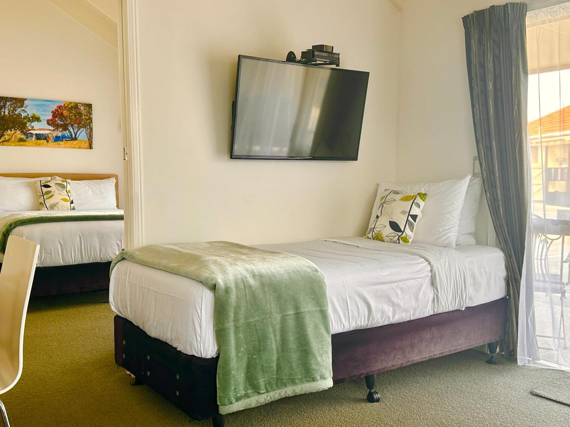 The Olive Motel Coromandel Экстерьер фото